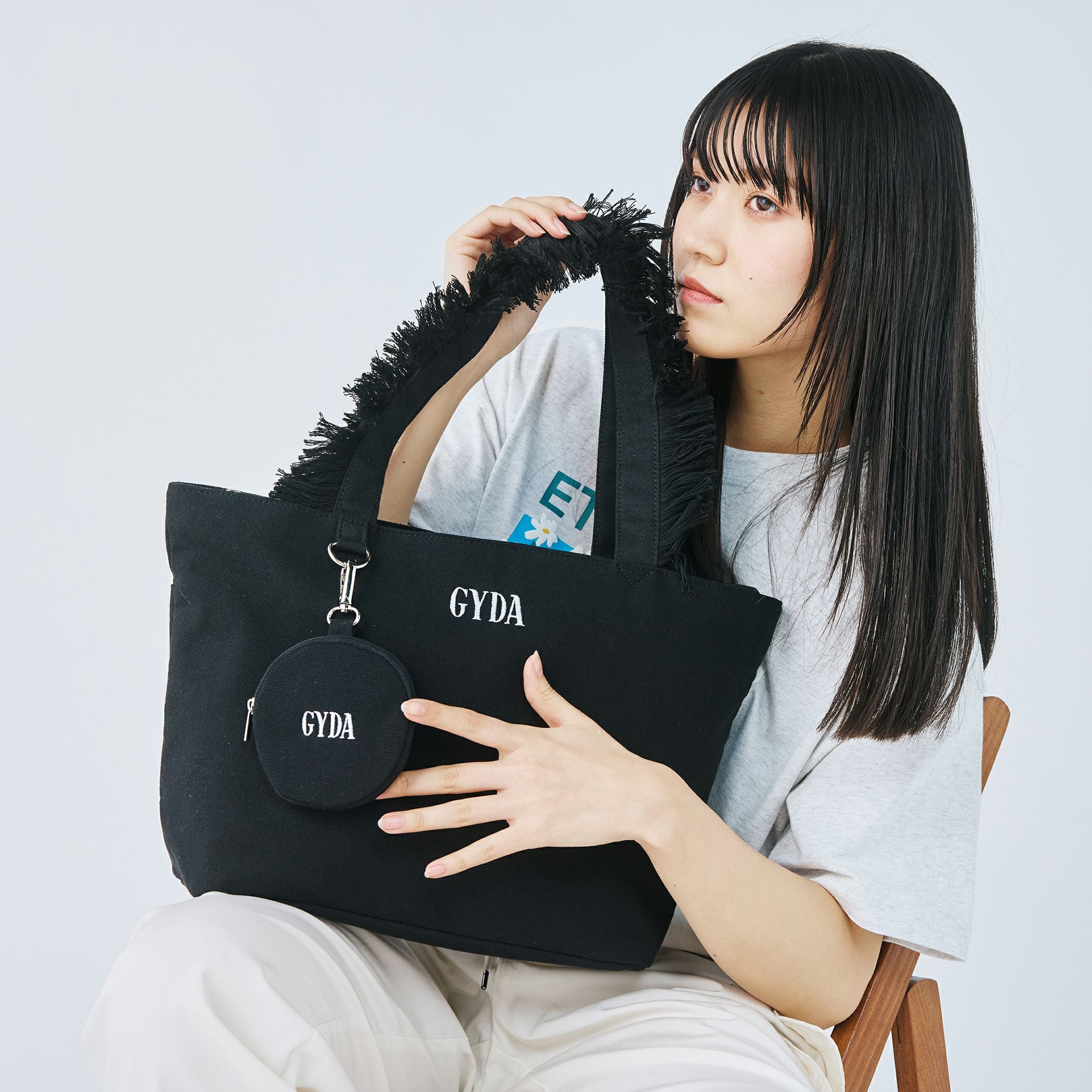 専用ページ♬.*゜ トートバッグ フリンジトート ミニトート GYDA フリンジトート A4対応 ミニポーチ付き フリンジハンドル トート